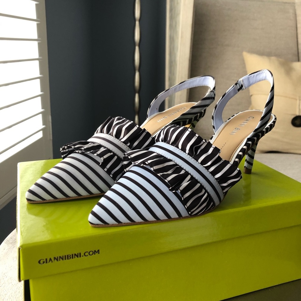 Gianni Bini Pointy Sandals